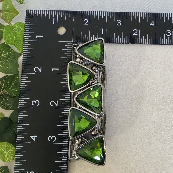 Silver and Emerald Green Triangle Crystal Stone Stretch Bracelet - Picture 11 of 11